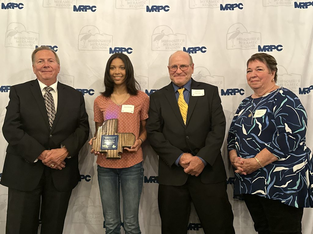 Julianna Mae Davis receives volunteer award