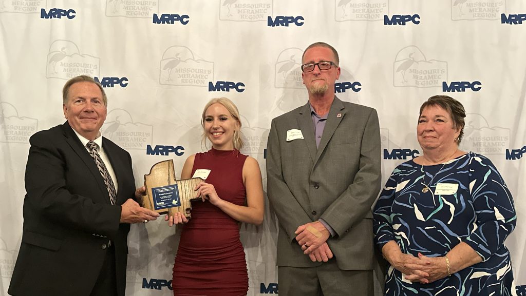 Rylee Krawiecki receives MRPC award