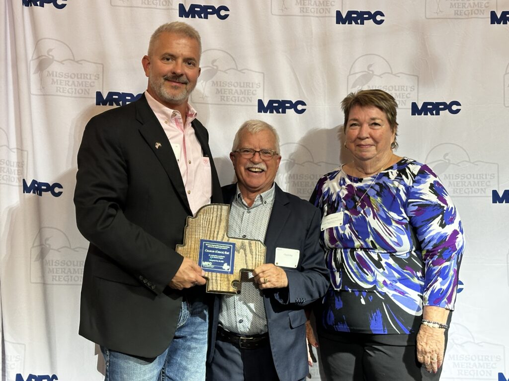 Ray receives volunteer award