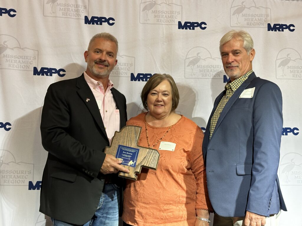 Richter receives award