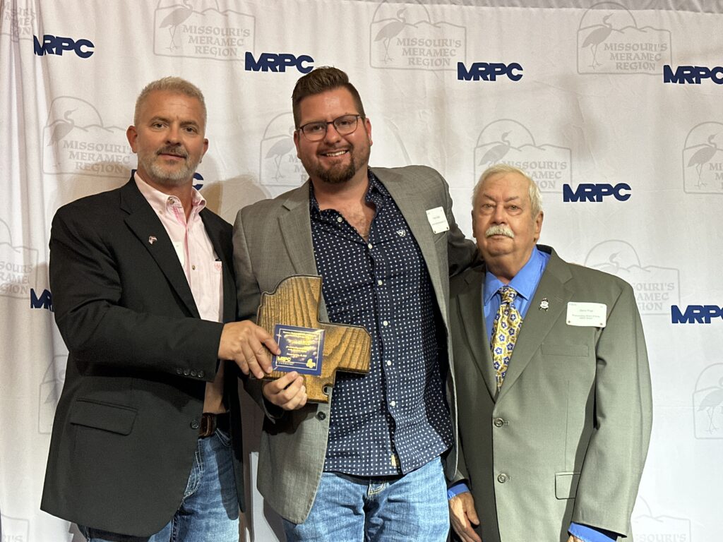 Guffey receives volunteer award